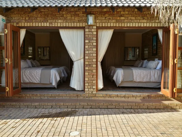 Twins Guest Lodge Astoni