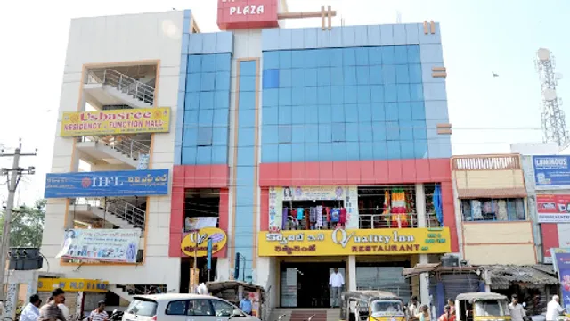 Quality Inn Family Restaurant, Skota