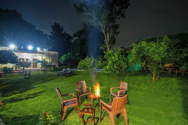 Alaya Stays by ELIVAAS Daffodil - Villa in Delhi NCR | 3 BHK Villa with Private Pool