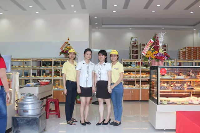 Dong Tien Bakery