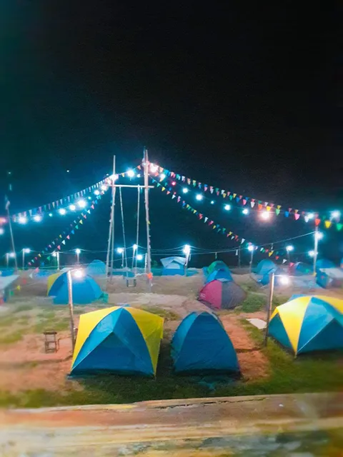 แม่ป้อมโฮมสเตย์ ลานกางเต็นท์ริมโขง