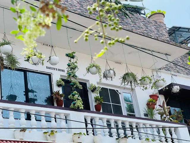 Raelyn's Homestay / Rooms & Restaurant