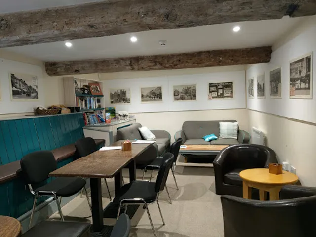 Caffi'r Hen Llys / The Old Court House Cafe