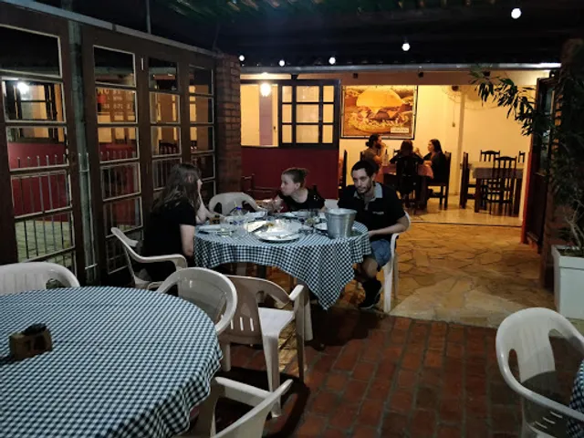 Casa Nostra Cantina e Pizzaria