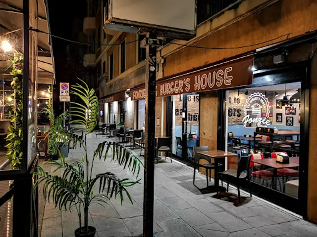 Fonzie the Burger's House | Via Catanzaro