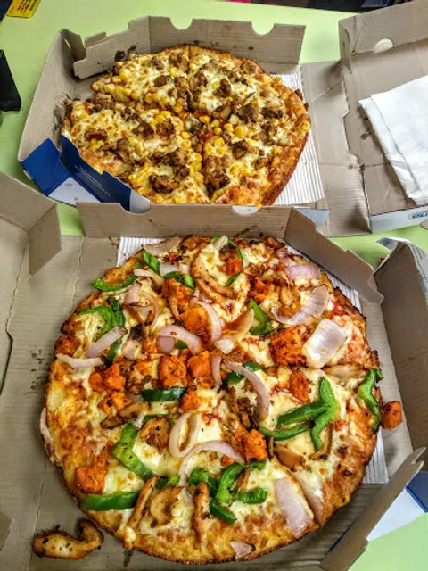 Domino's Pizza | Dharmatala, Kolkata