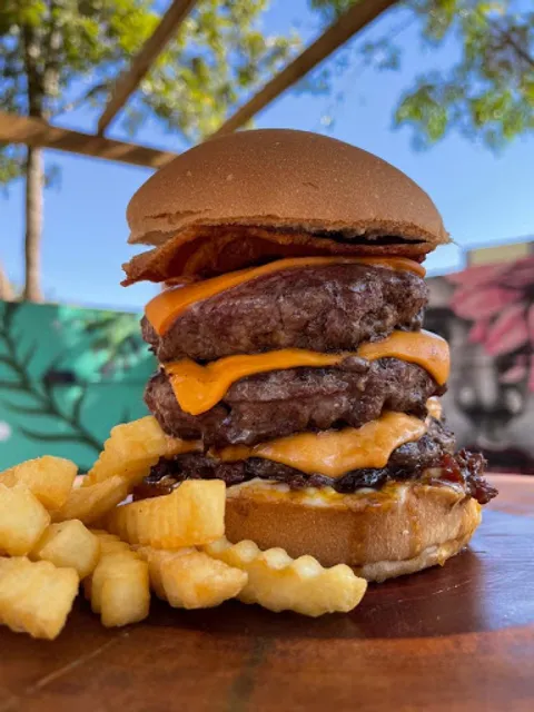 Burning Pizza & Burger