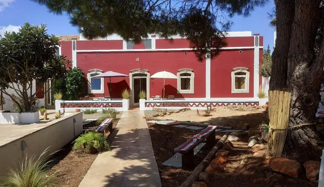 Guest House Almeixar