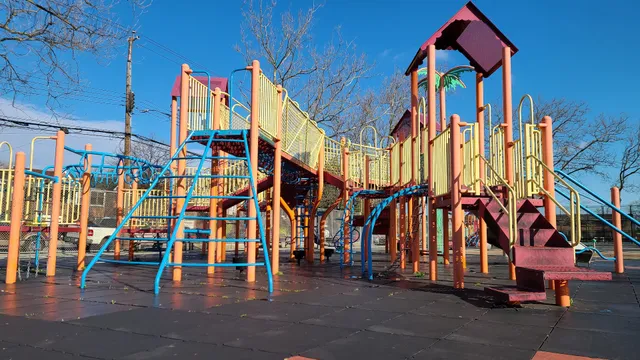 Harry Maze Playground