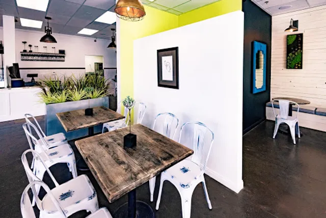 HUMMUS Bowls & Wraps | Mediterranean & Greek Food