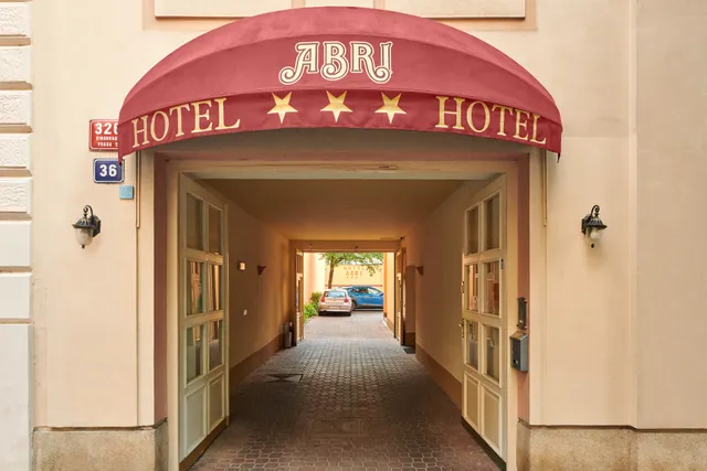 Hotel Abri