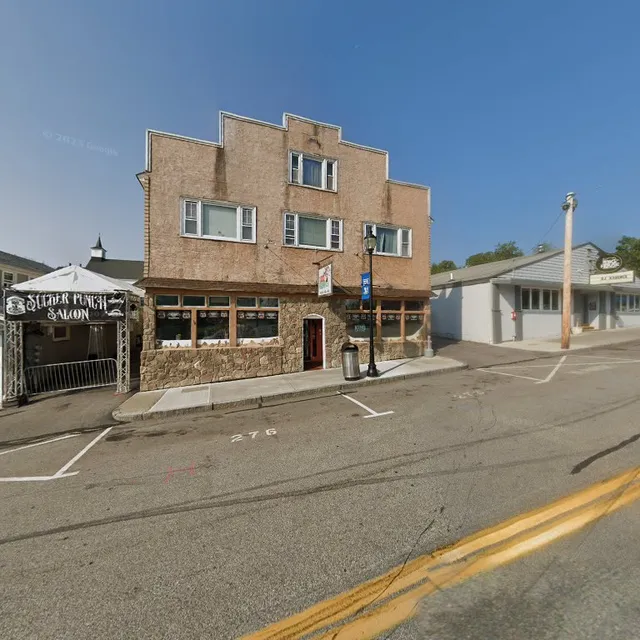 The Fancy Bar & Grill