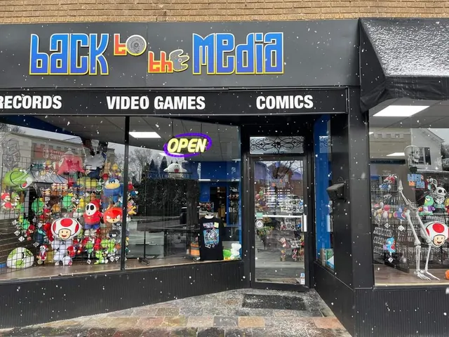 Back to the Media - Video Games Records & Comics