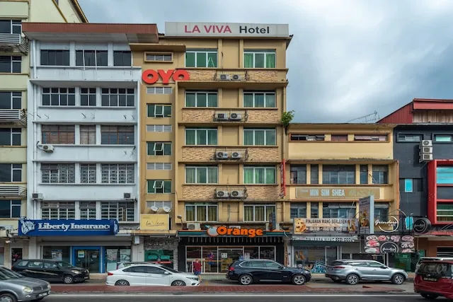 OYO 216 La Viva Hotel