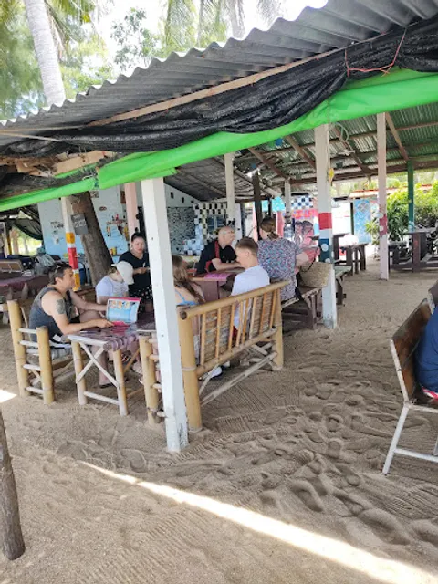 Mrs Umporn beach & restaurant