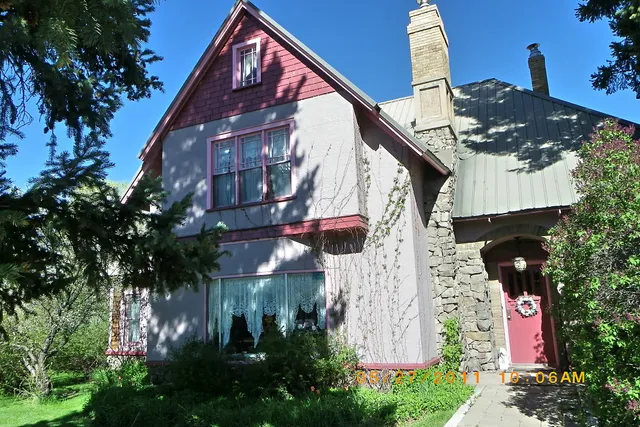 Parlor Car Bed & Breakfast