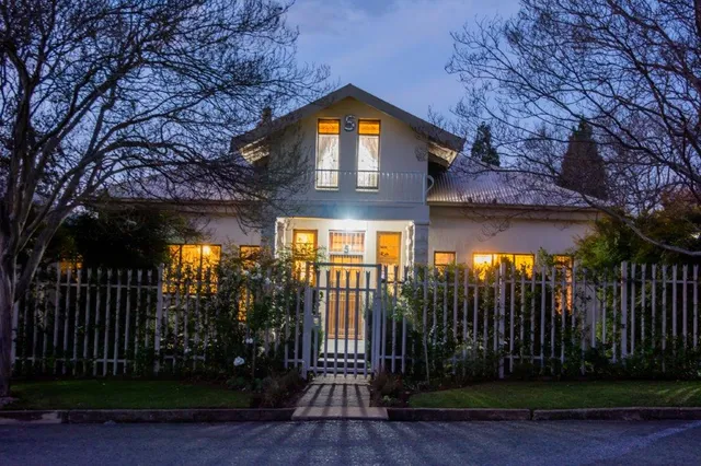 Mirabel Guest House - Solar power