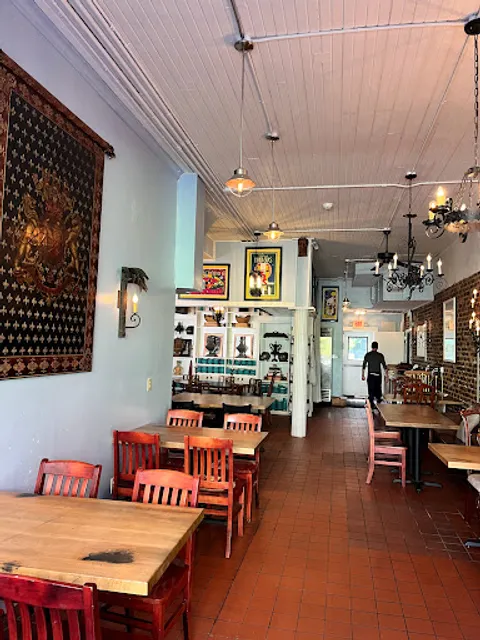 Penton’s Bistro & The King Bleu Corner Bar