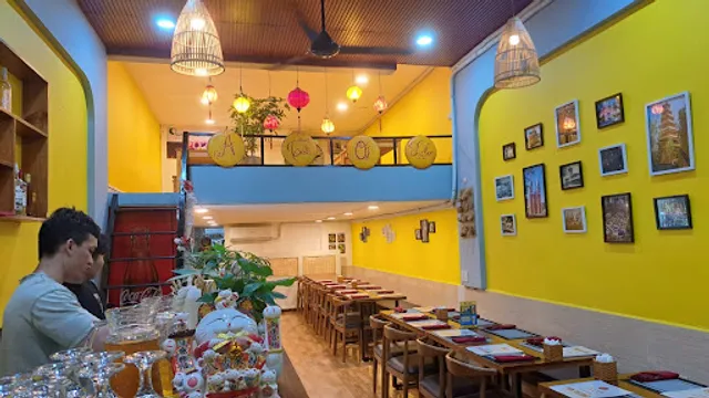 A Taste Of Saigon - Old Market