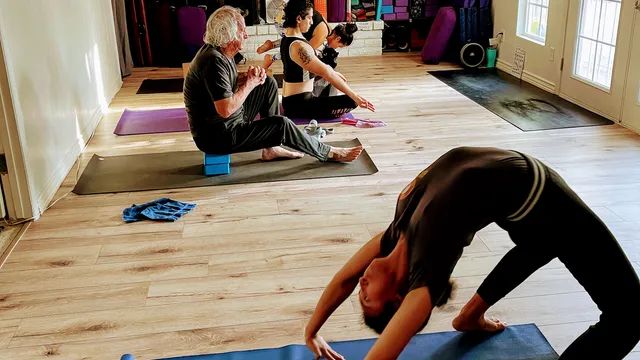 Ashtanga Yoga Phoenix & Massage/PT