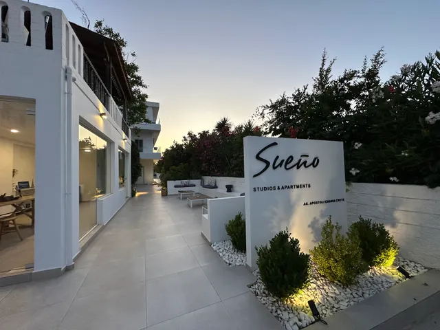 Sueño Studios and Apartments