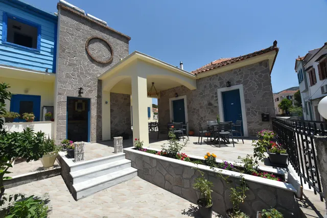 Hotel Shining Star. Lesbos