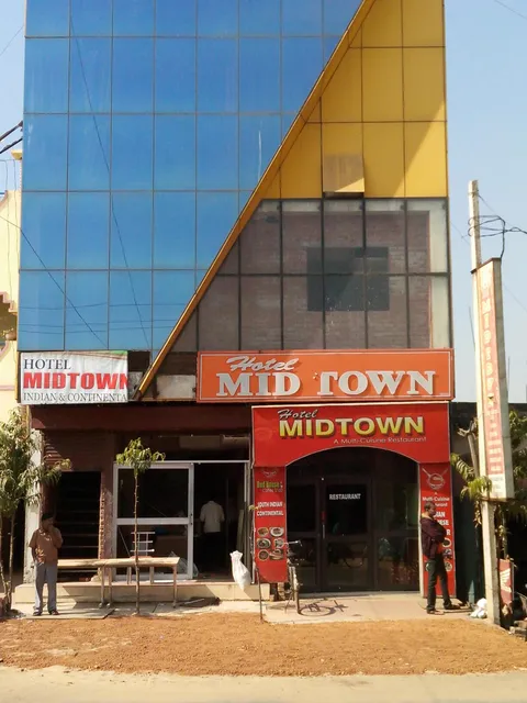 OYO 61757 Hotel Midtown