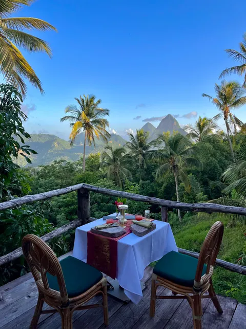 Treetop Restaurant & Bar