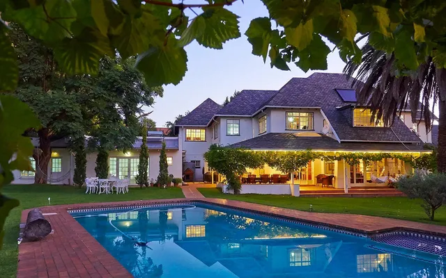 Ten Stirling Bed and Breakfast