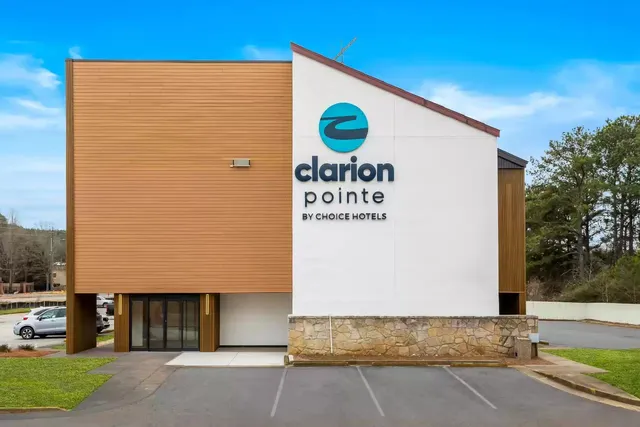Clarion Pointe Kennesaw Town Center