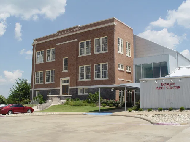 Bosque Arts Center