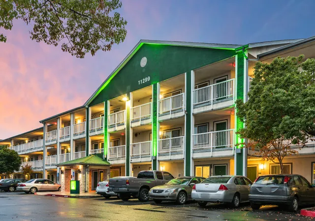 CLOSED - HomeTowne Studios Rancho Cordova