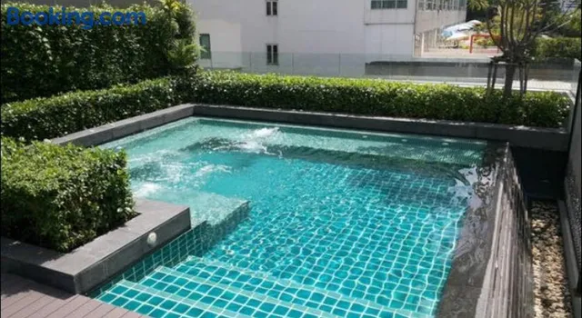 Luxury Suite @ BTS Nana