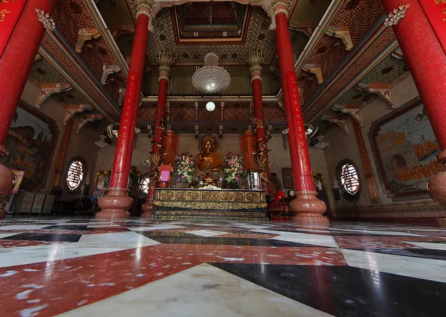 Wat Bhoman Khunaram