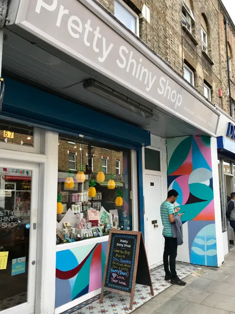 Pretty Shiny Shop - Finsbury Park