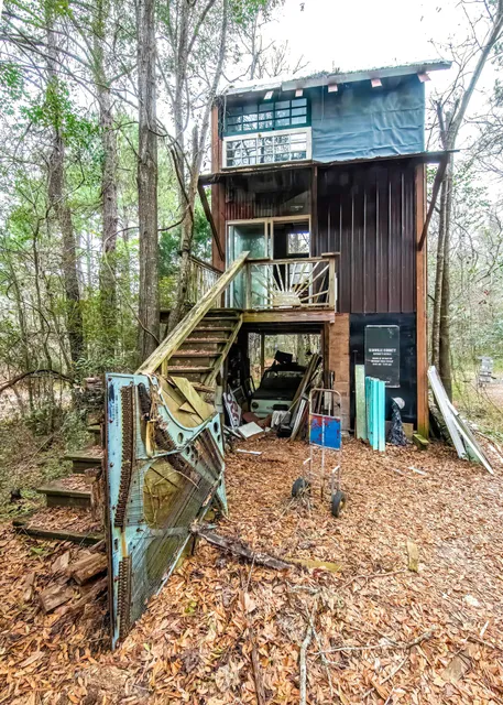 Walkerworld Organic Artist Retreat