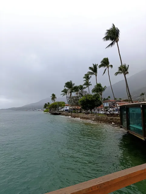 Pier - Shopping Center