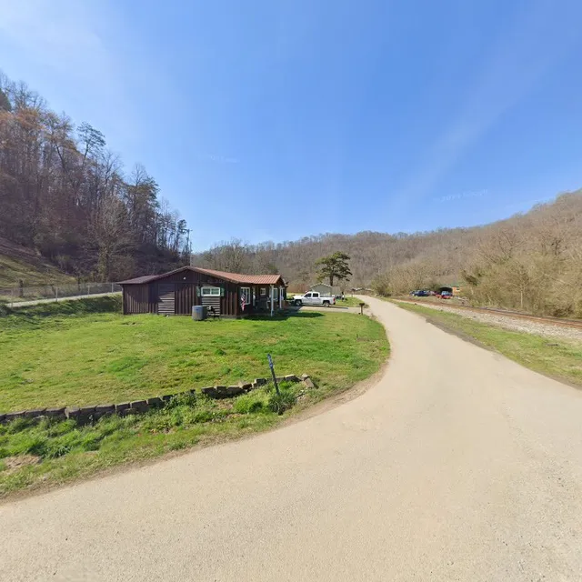 White Daisy Boutique