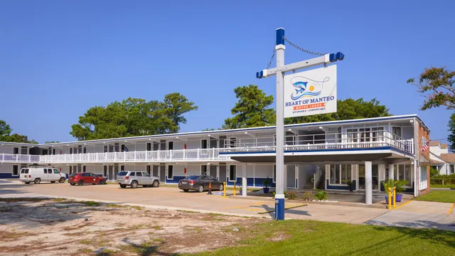 Heart of Manteo Motor Lodge