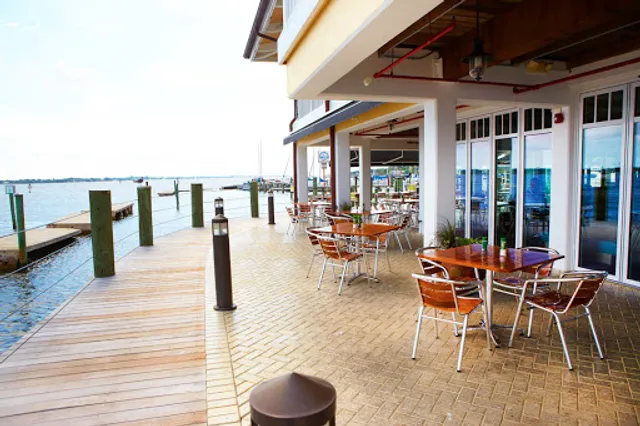 Riverhouse Waterfront Restaurant
