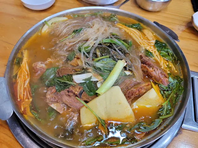 맛나감자탕(모라점)