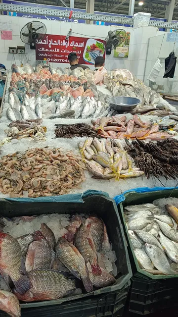 Langosta Seafood_Продавец Креветок Мухаммед