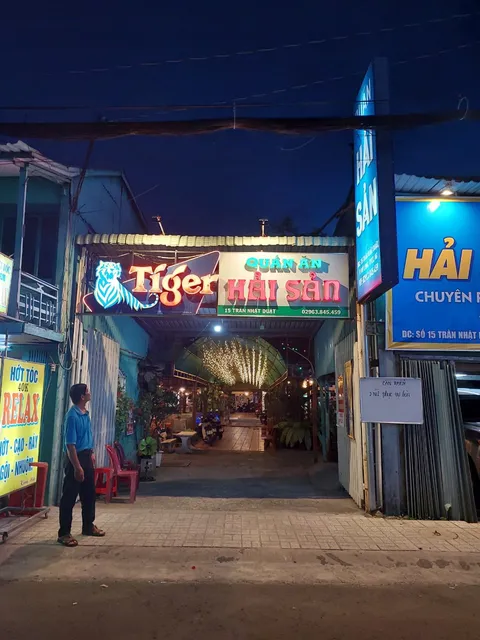 Nhà Hàng Hải Sản Long Xuyên