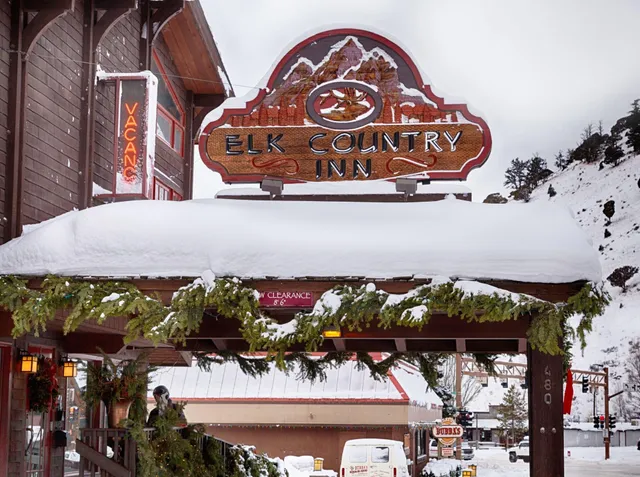 Elk Country Inn