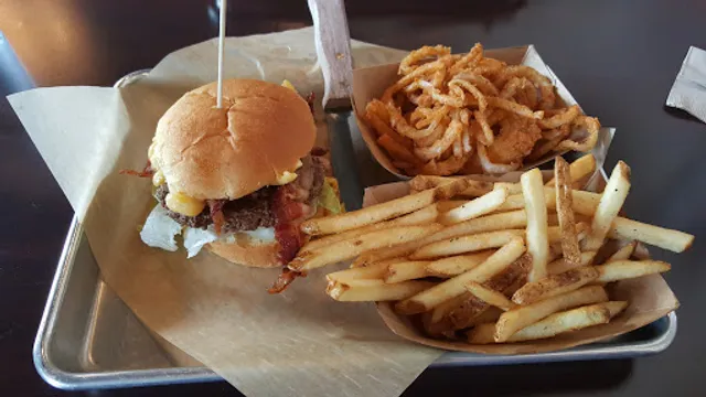 CRAFTY BURG'R N' Tap