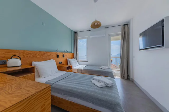 Life Hotel Mayjend Sungkono