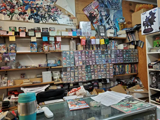 Neil's Cards & Comics
