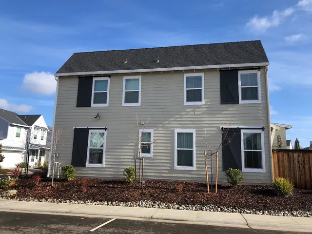 Farmhouse at Willow Creek (Parkshore)