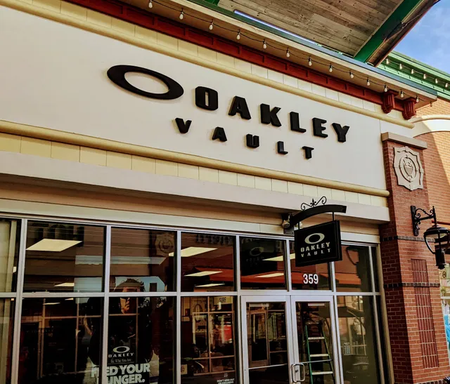 OAKLEY VAULT