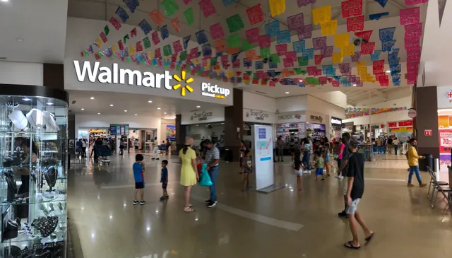 Lago Real Centro Comercial